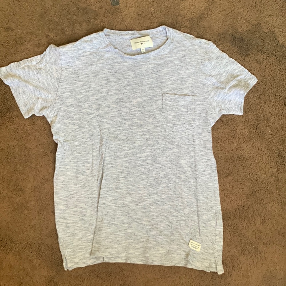 Soft grey modern amusement short sleeve tee shirt